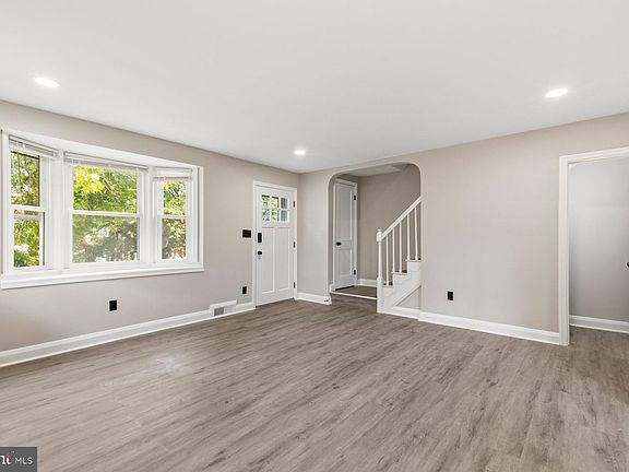 5th image of 810 Wedgewood Rd