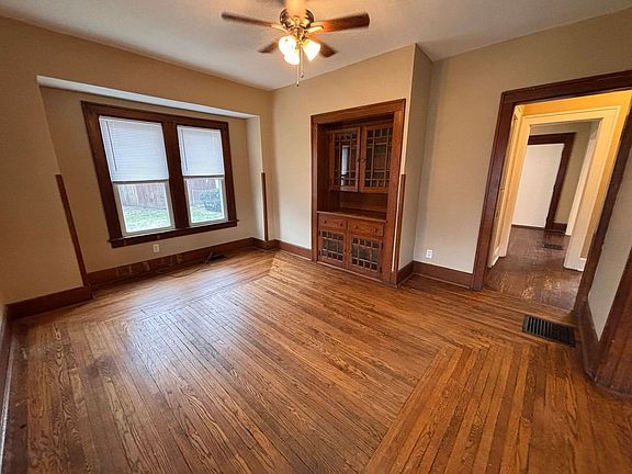 3rd image of 1806 Tytus Ave