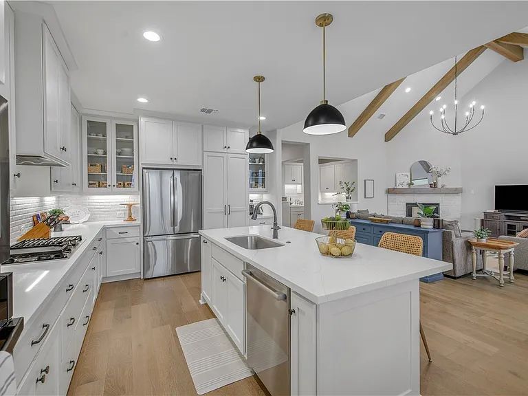 4309 Batona Ct — Photo 12