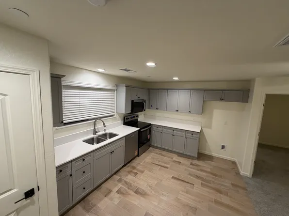 2060 Roussanne Ave, Tulare, CA 93274