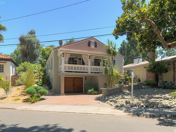 3rd image of 111 Park Dr