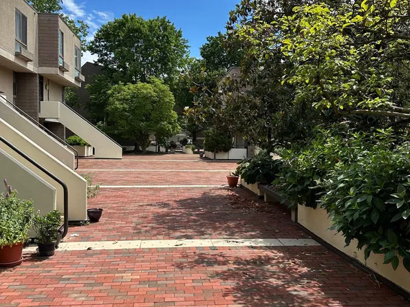 2370 Nutmeg Ter, Baltimore, MD 21209