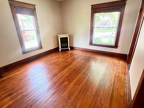 5th image of 153 Allen Ave
