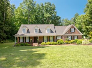 208 Cedar Dale Dr, Central, SC 29630
