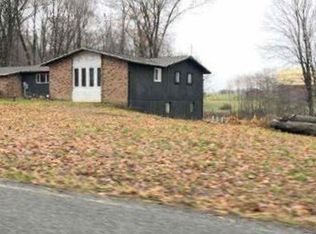 8467 Pucker St, Berrien Center, MI 49102