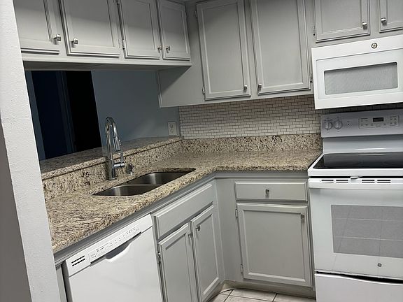 5th image of 5104 Lesher Ct