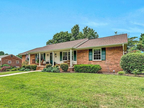 3rd image of 5219 Oakmont Cir