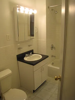 Rented by City Connections Realty | media 9