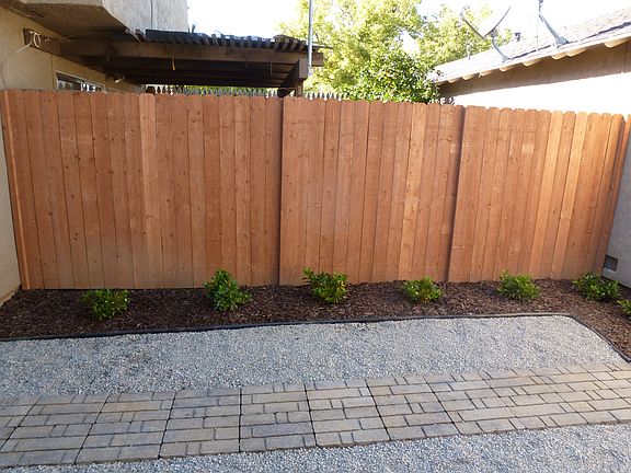 3rd image of 1640 Larch Pl