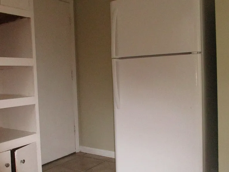 1604 Gary Ave — Photo 10