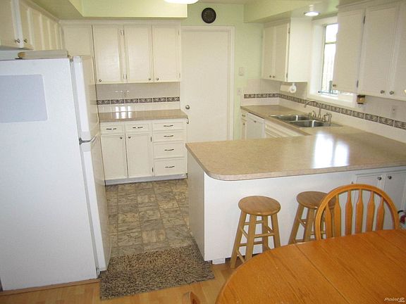 2nd image of 8517 NE 36th Ave