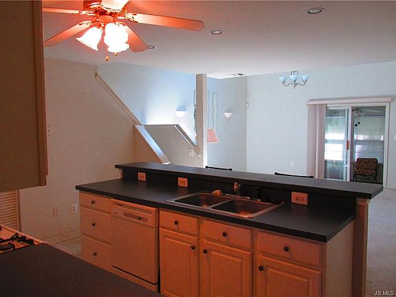 2nd image of 75 Timberline Dr