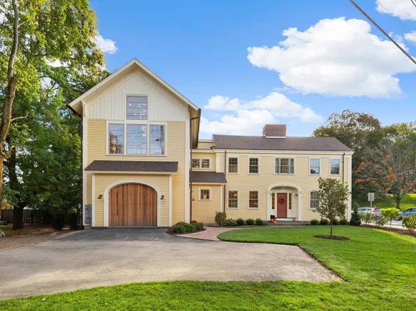 678 Massachusetts Ave #1, Lexington, MA 02421