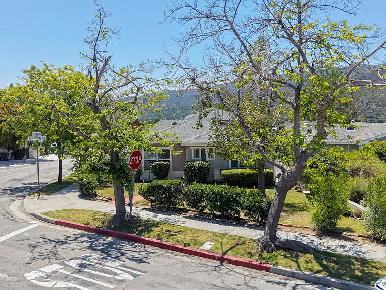 3302 Community Ave — Photo 44