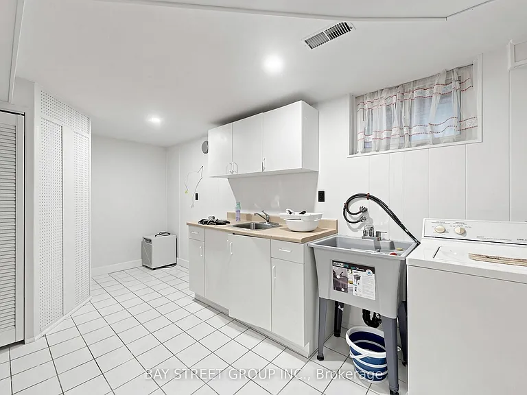 55 Baybrook Cres — Photo 17