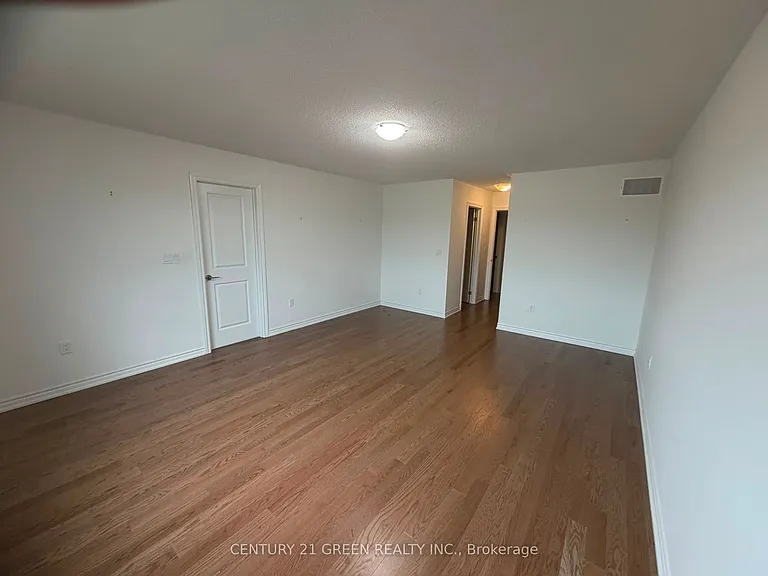 6 Reigate Ave — Photo 13