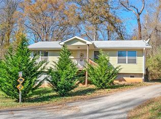 35 Old Stage Coach Rd, Swannanoa, NC 28778