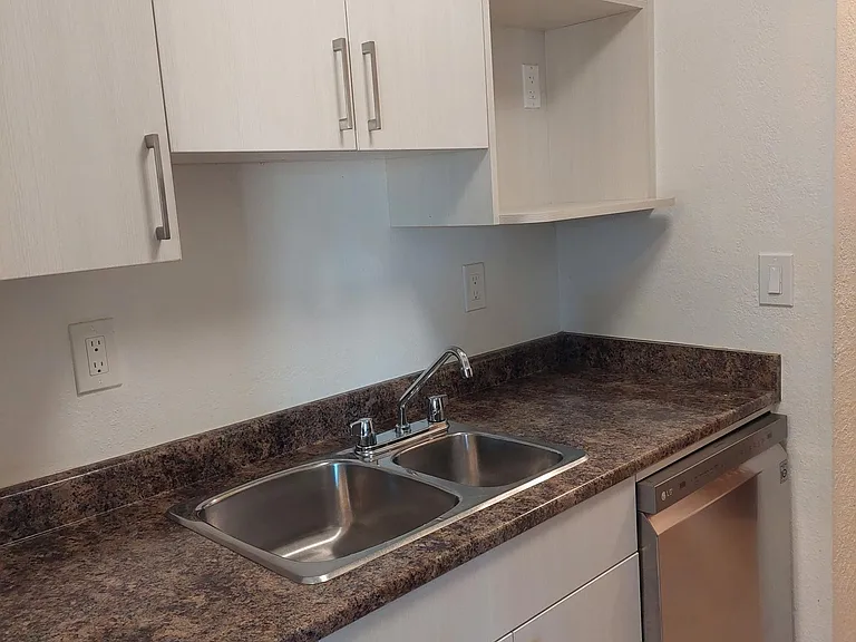 2541 Dingwall St #201 — Photo 22