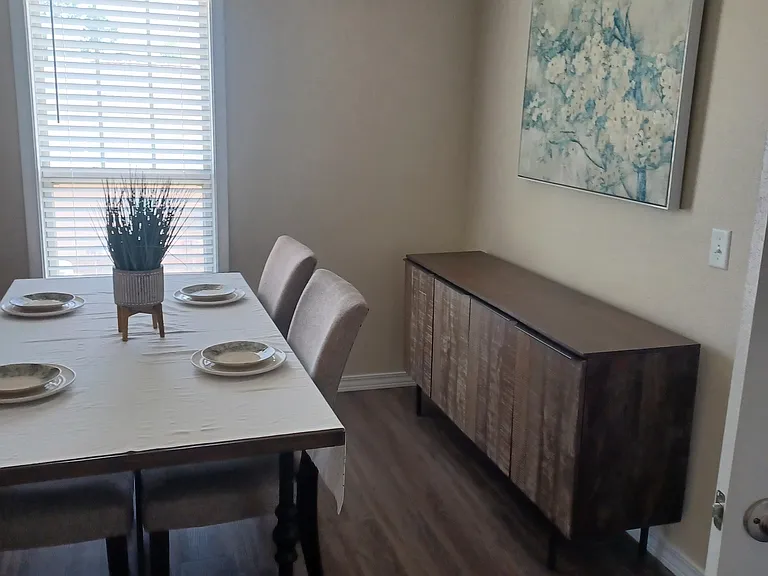1902 Ontario Ct — Photo 12