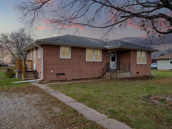 306 S Main St, Deer Creek, IL 61733