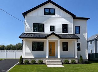 242 Saint Paul St, Westfield Town, NJ 07090