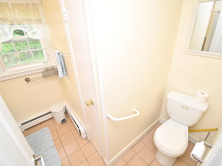 64 Hemlock Ave — Photo 15