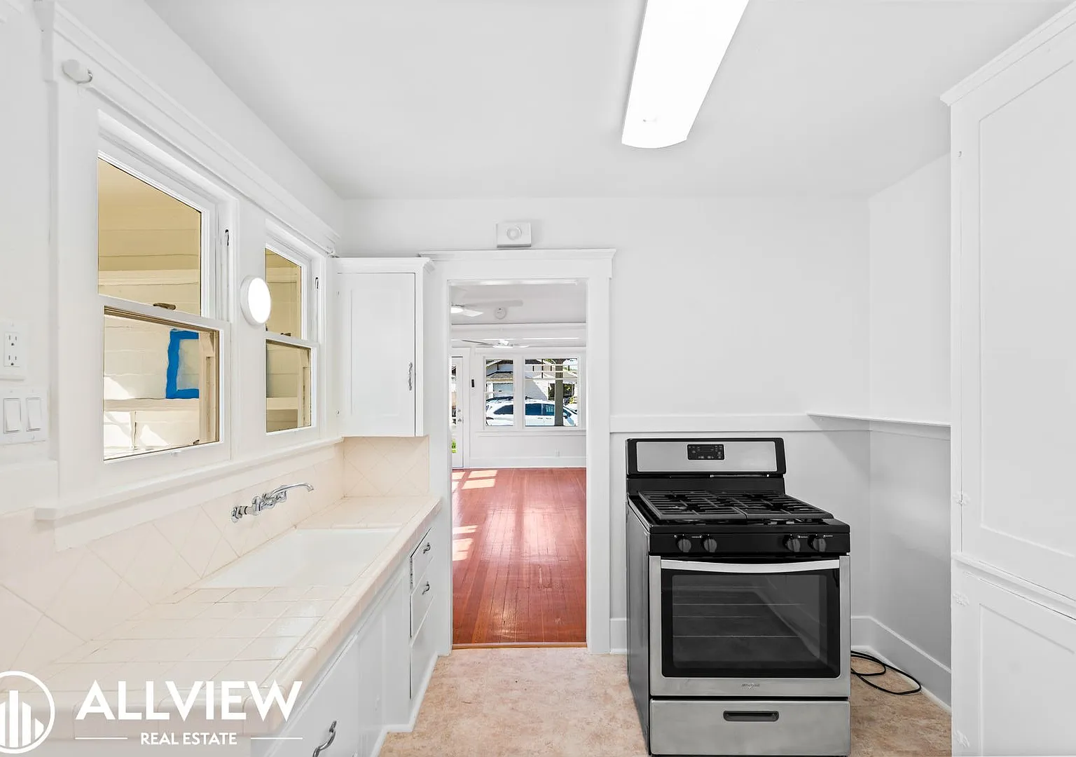 528-530 E Van Bibber Ave — Photo 3