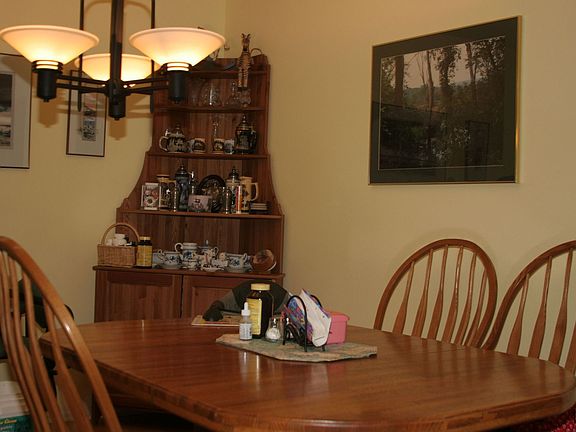 5th image of 62 Paris Cir