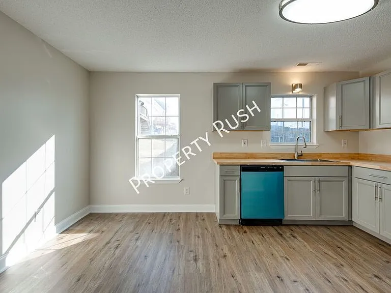 1565 Petty St SE — Photo 10