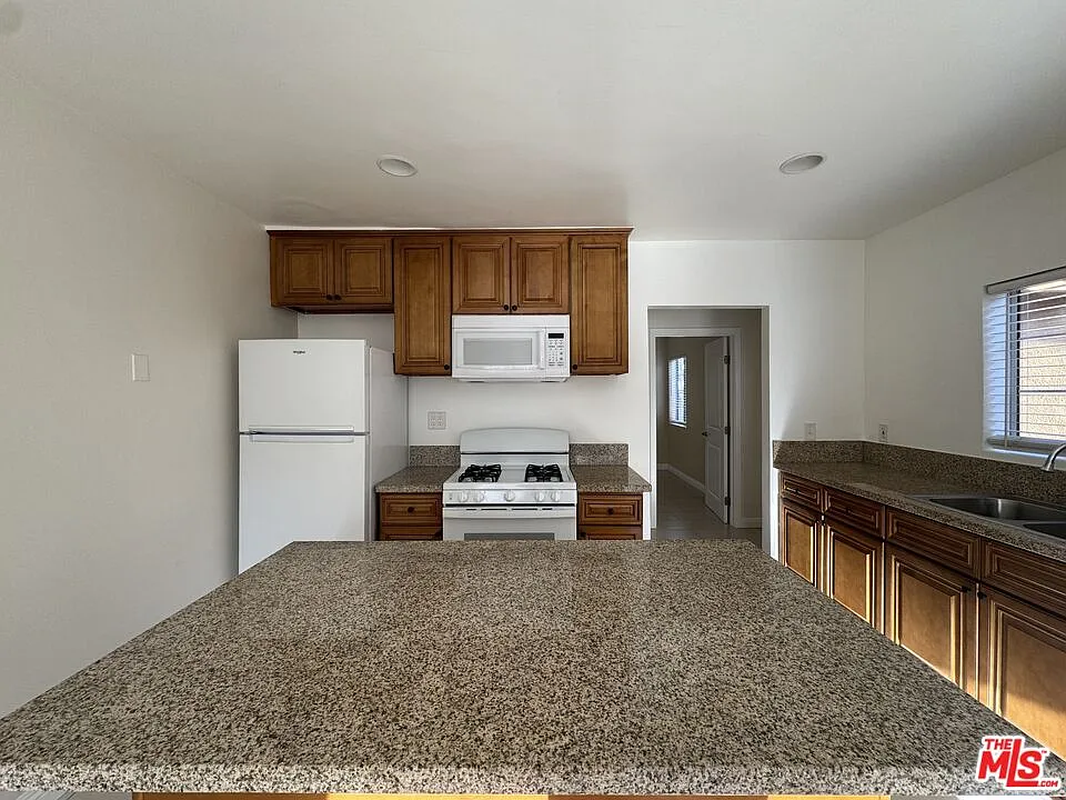 1 bed, 1.0 bath, $1,550 — Photo 4