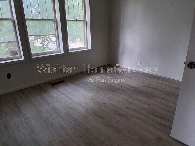 517 N 14th St #1 — Photo 15