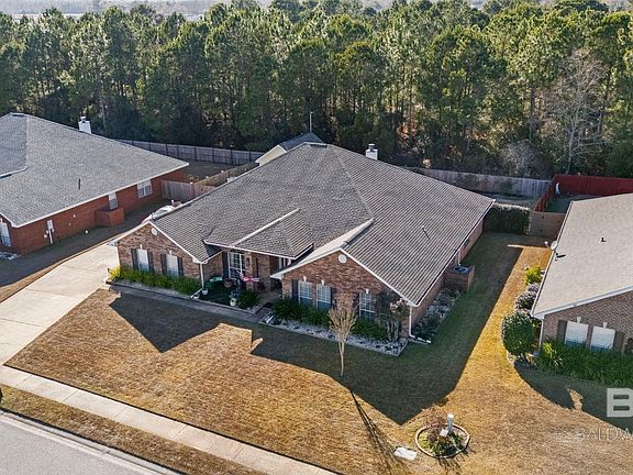 3rd image of 309 Collinwood Loop