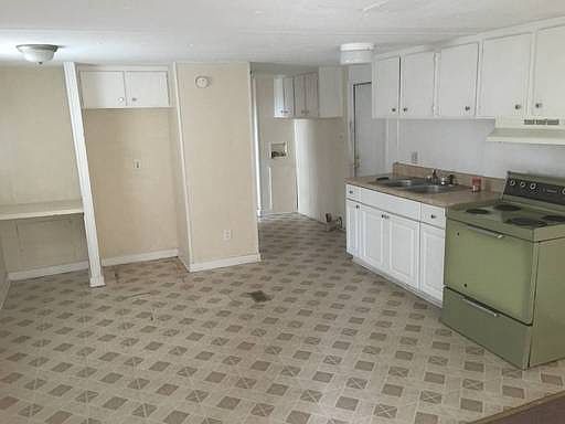 2nd image of 123 Leisure Ln
