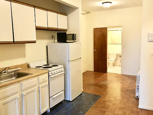 Rented by Compass | media 42