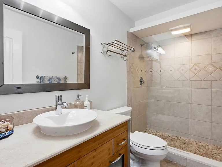555 Banyan Tree Ln E #410 — Photo 14