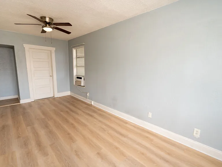 306 Taylor Ave #B — Photo 5