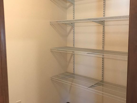 pantry / laundry room 1st floor