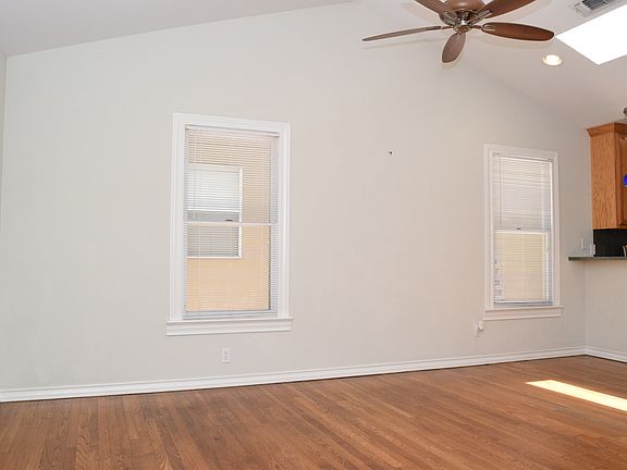 3rd image of 801 Newman Dr