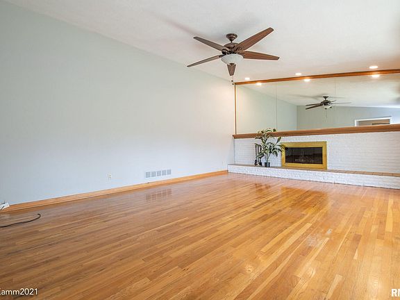 5th image of 5909 N Trenton Ln
