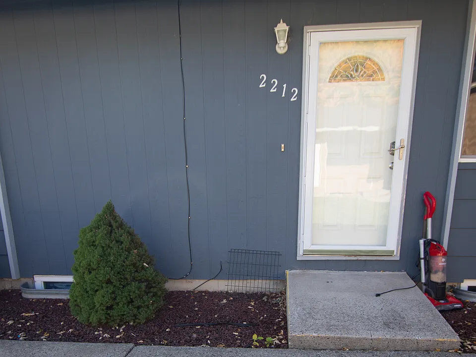 2212 Golden Blvd