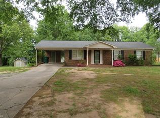 410 Shady Grove Rd, Eden, NC 27288