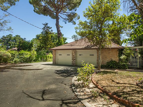 5th image of 2487 Feather River Blvd