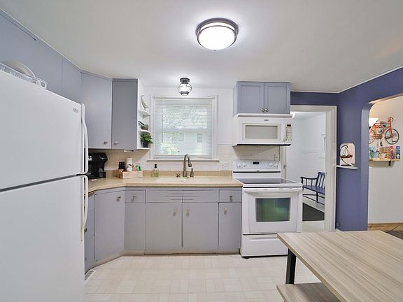 2nd image of 305 W Main St