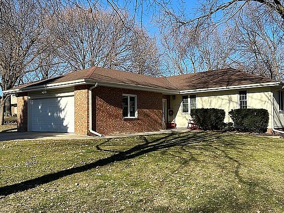 2nd image of 14910 Hillside Dr