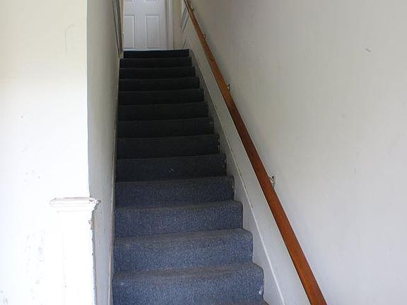 3rd image of 217 Walnut Ave #3