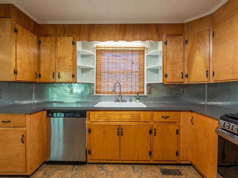 1306 E Chilhowie Ave — Photo 18
