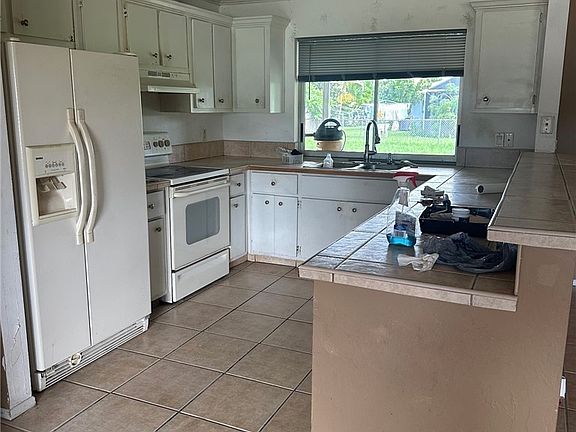 4th image of 1404 SE 34th Ter