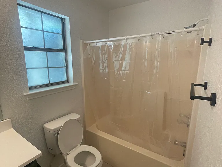 1808 Pearce Ct — Photo 16