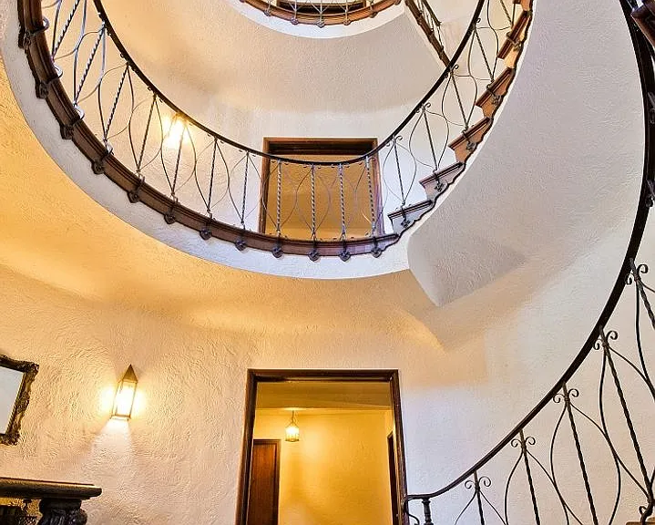 Ten-O-Five Anhalt Apartments — Photo 41