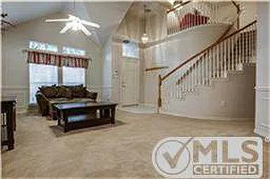1009 Spanish Oak Dr — Photo 3